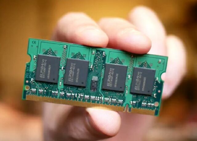 Barrette Mémoire SDRAM 32 Mo DIMM NEC - Occasion, Non Testée