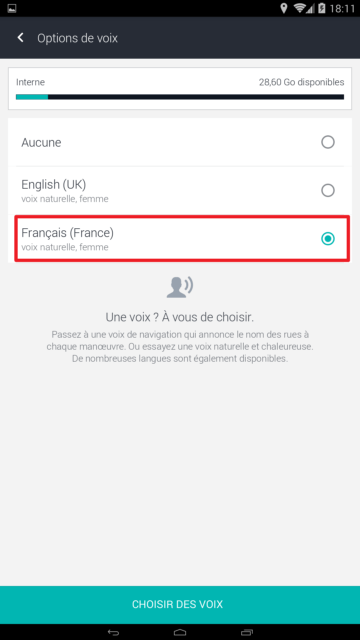 Capture d'écran de l'application HERE WeGo : sélection de la voix Française.