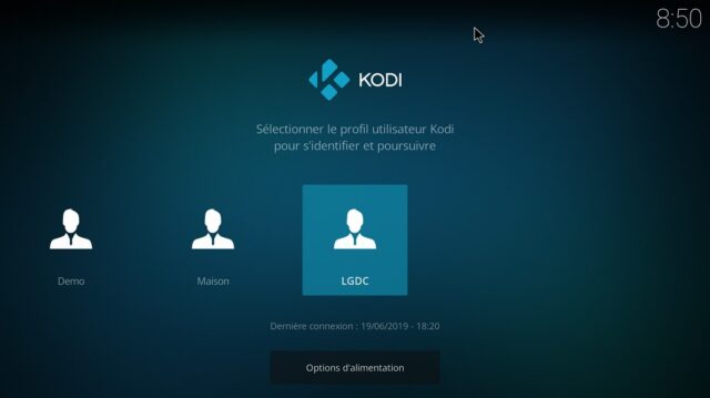 Capture d'écran de l'application Kodi, écran d'identification au démarrage.